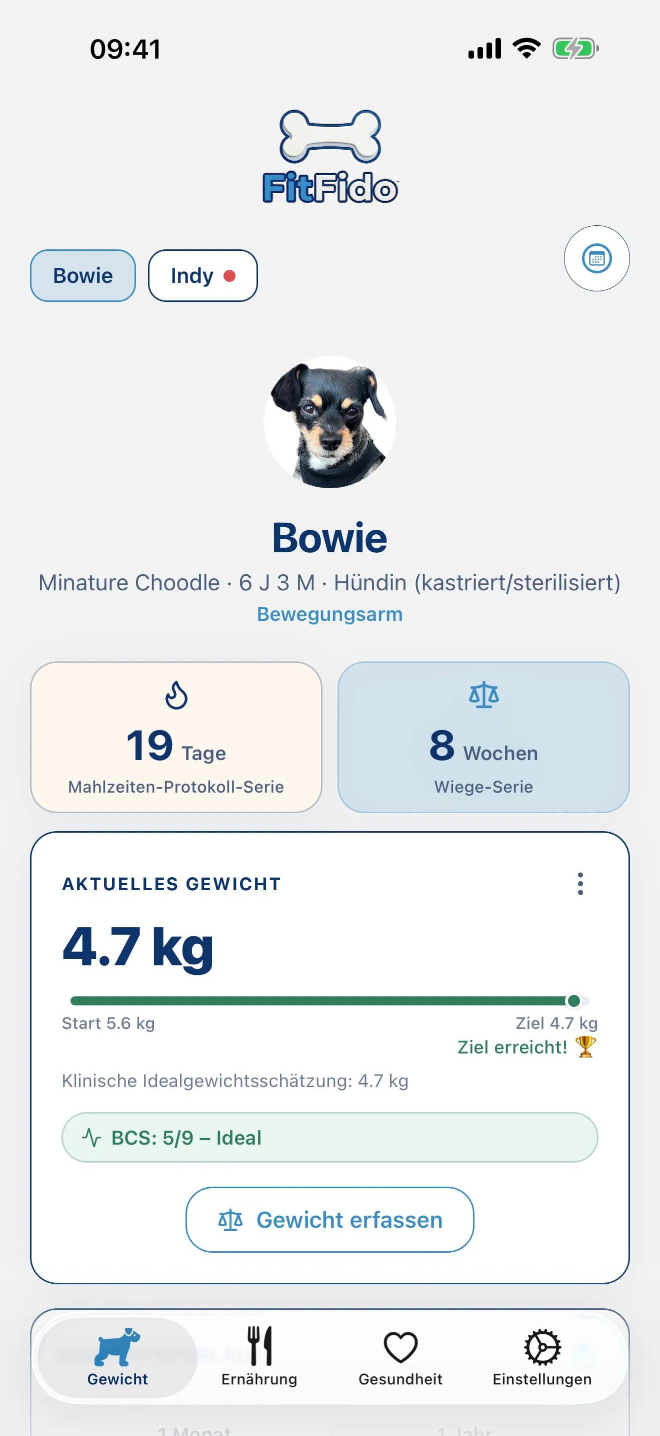 FitFido Gewichts-Tab auf einem iPhone, das die Gewichtsverfolgung in Richtung des Ziels zeigt.